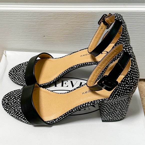 BRAND NEW CL by Laundry Black and White Polka Dot Block Heel Sandals Size 9.5 - Picture 2 of 4